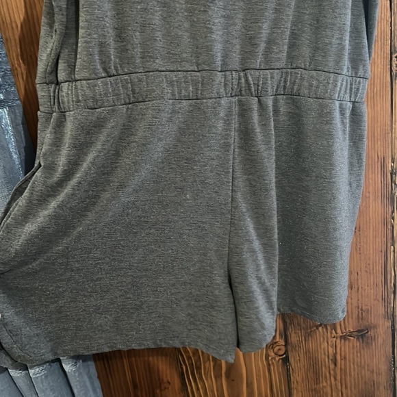 Juicy Couture Heathered gray cold shoulder romper with elastic drawstring waist - Picture 9 of 9